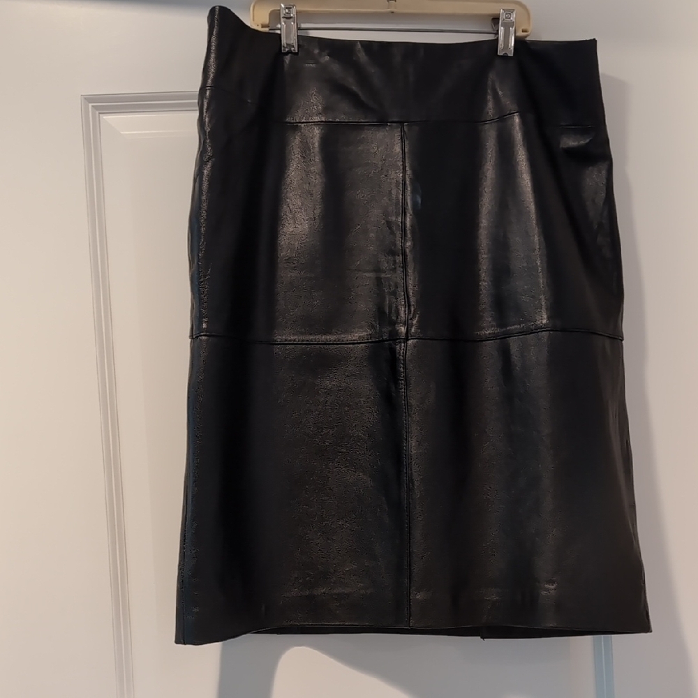 Jaclyn Smith Black Leather Pencil Skirt